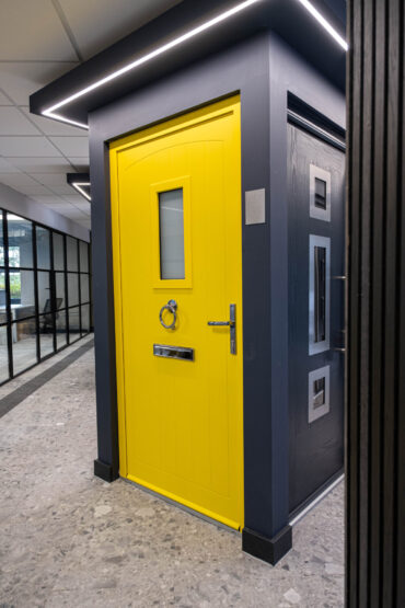From subtle neutrals to bold statement shades, aluminium composite doors offer colour flexibility to personalise your aluminium composite door perfectly